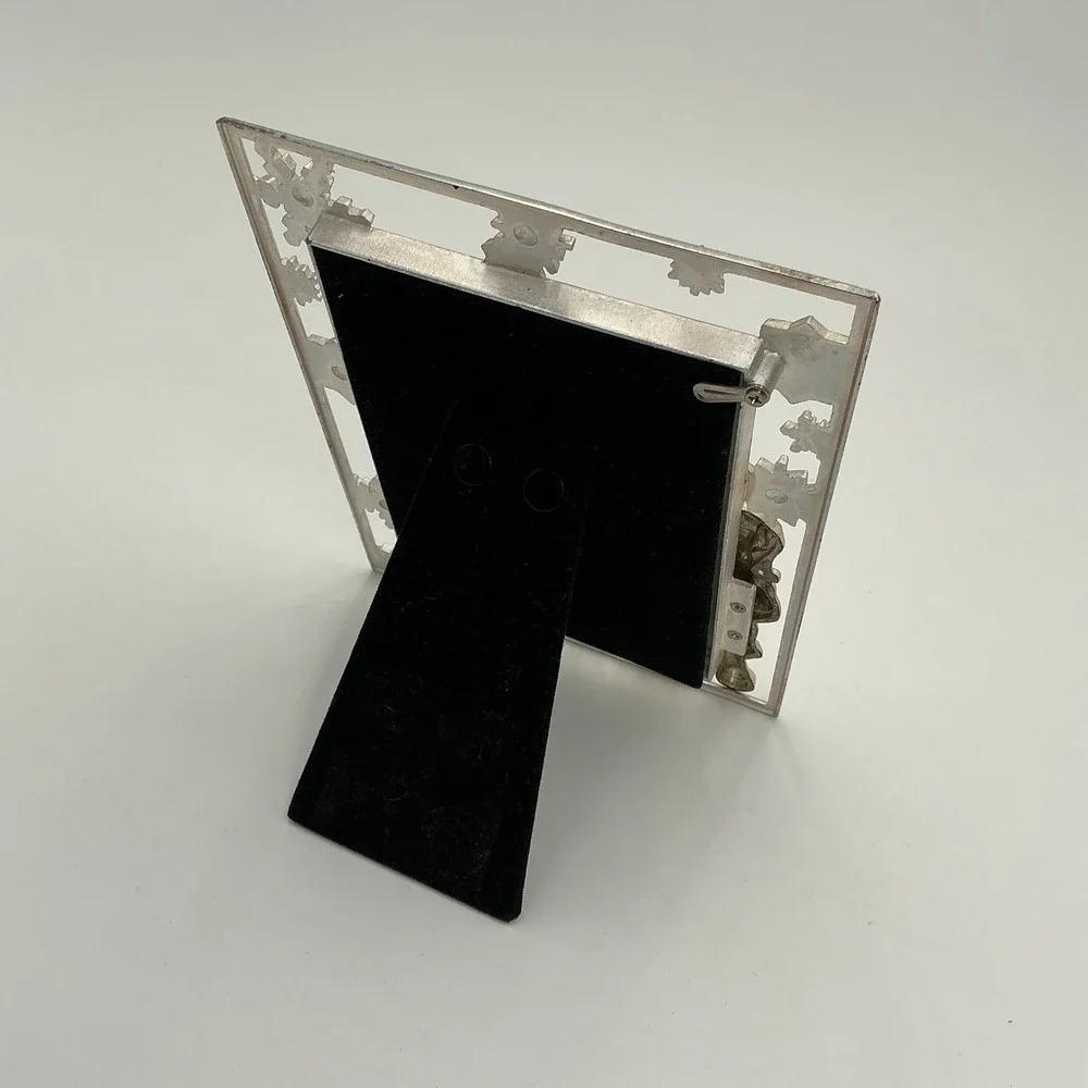 Silver Tone Santa Claus Snowflake Christmas Picture Frame 3.5x5 Holiday Decor